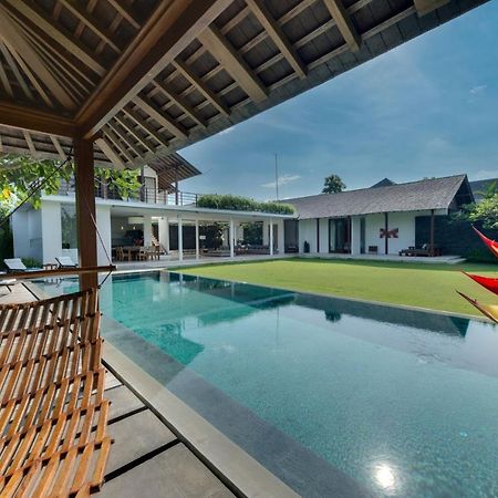 Villa Kavya - 8-Minute Walk From Berawa Beach Canggu Extérieur photo