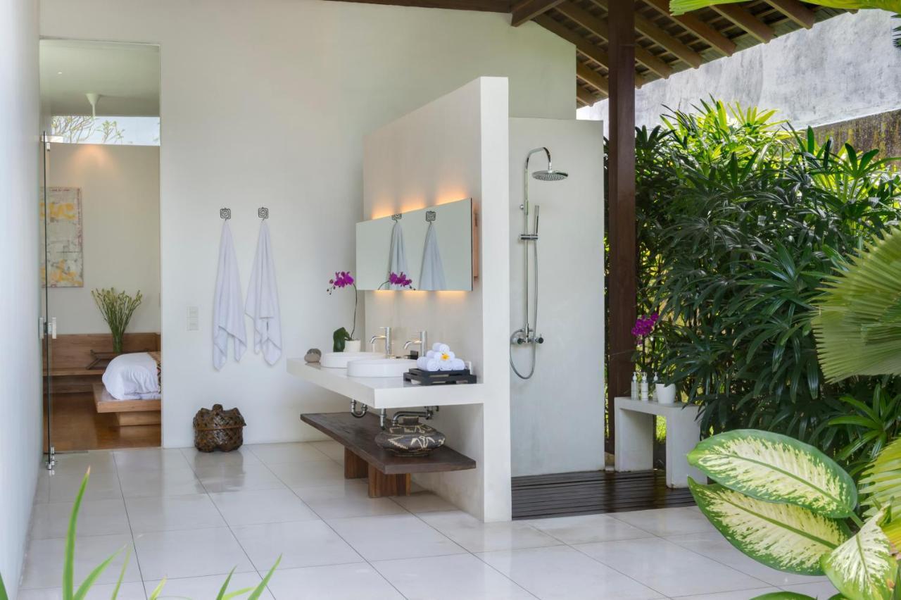 Villa Kavya - 8-Minute Walk From Berawa Beach Canggu Extérieur photo