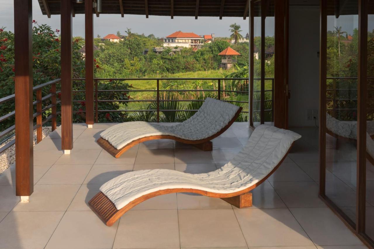 Villa Kavya - 8-Minute Walk From Berawa Beach Canggu Extérieur photo