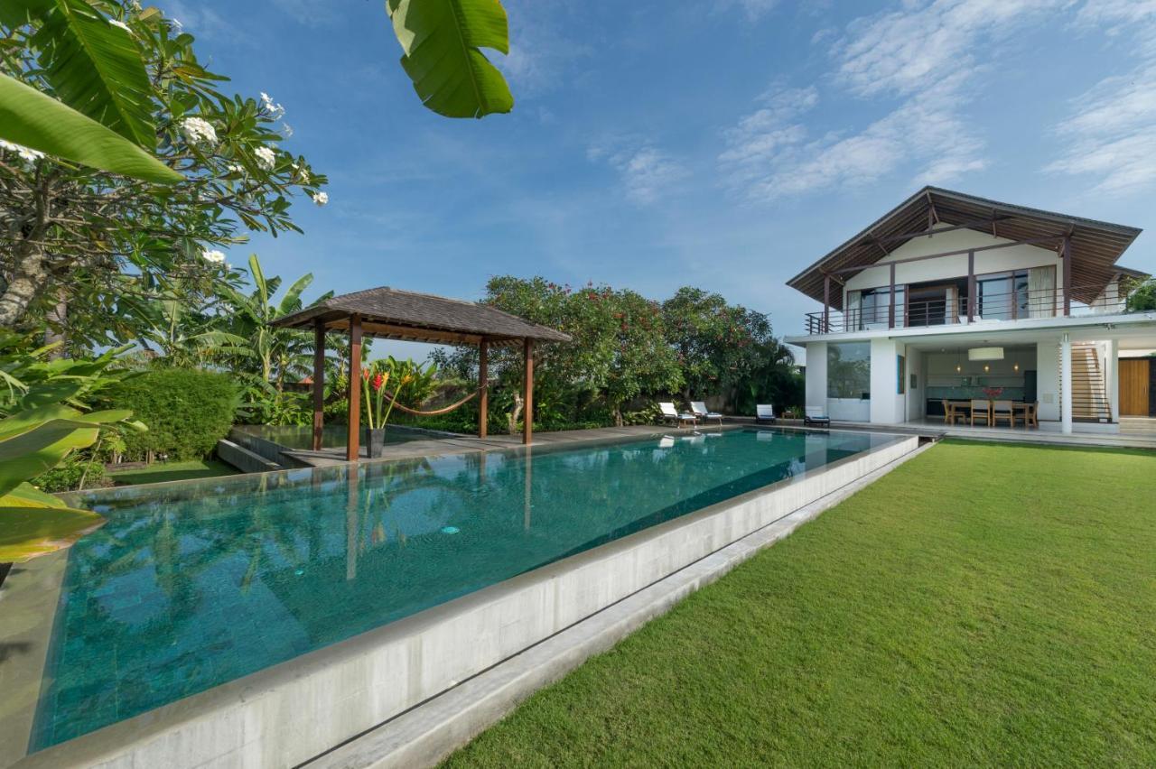 Villa Kavya - 8-Minute Walk From Berawa Beach Canggu Extérieur photo