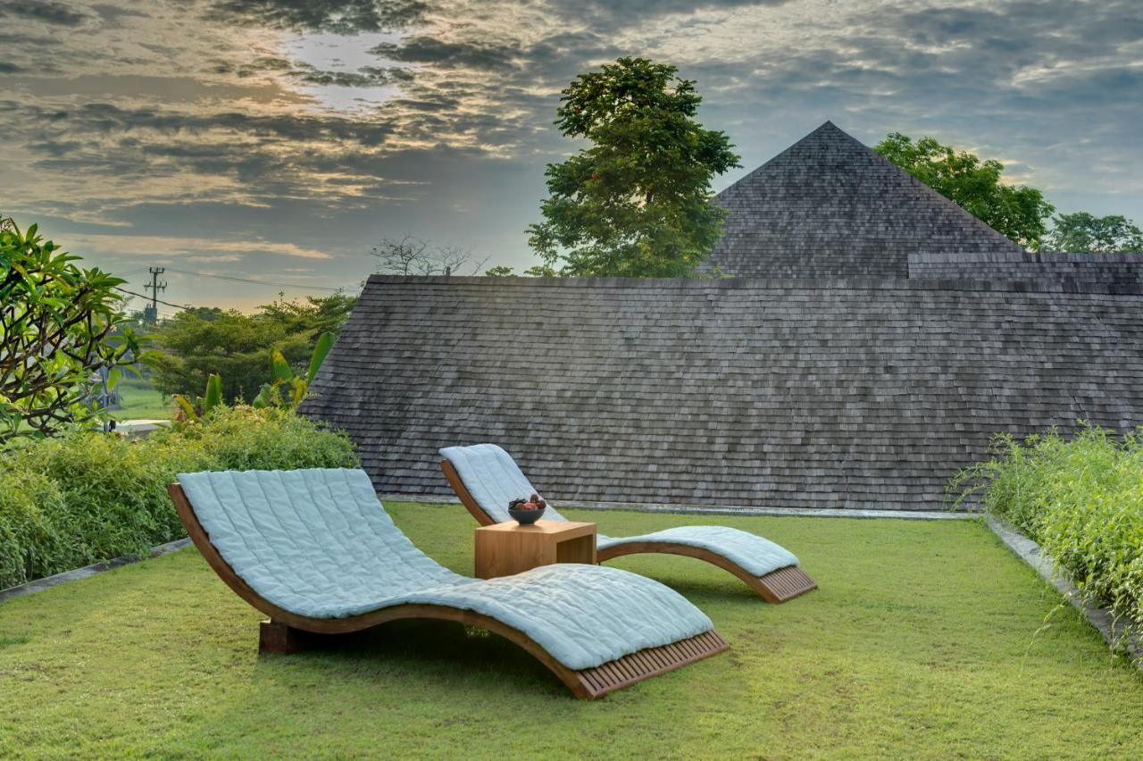 Villa Kavya - 8-Minute Walk From Berawa Beach Canggu Extérieur photo